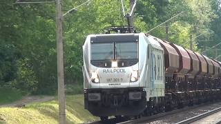Light greeting and macro of the freight train with 187 301-7 from Railpool  #187 #trainspotting
