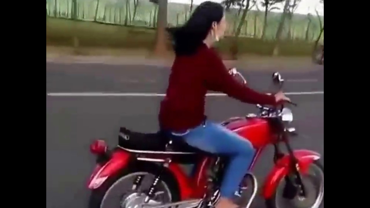 Lucunya cewek belajar cb racing .. - YouTube