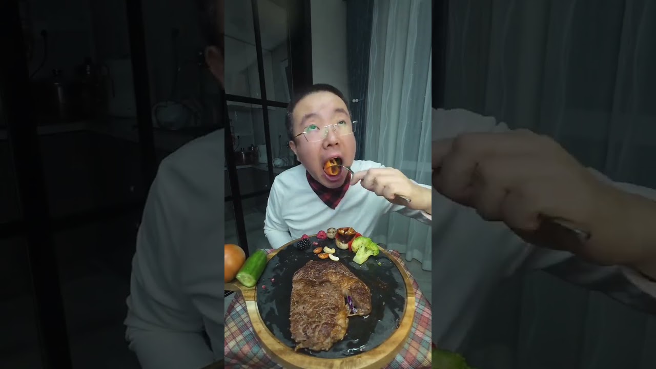 Have steak today.#vlog 1 Billion Traffic Support Plan#Creator Center#Creative inspiration#