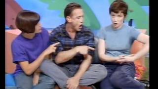 Video thumbnail of "Play School - Sofya, Simon and Monica - Hello"