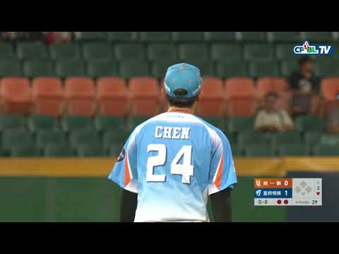 07/24 統一 vs 富邦 三局下，陳傑憲今日守備狀況不穩，爆傳一壘