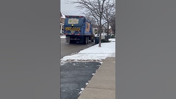 Canada waste pickup truck #canada #shortsfeed #viral #canadalifevlog #garbagetruck #canadalife #asmr
