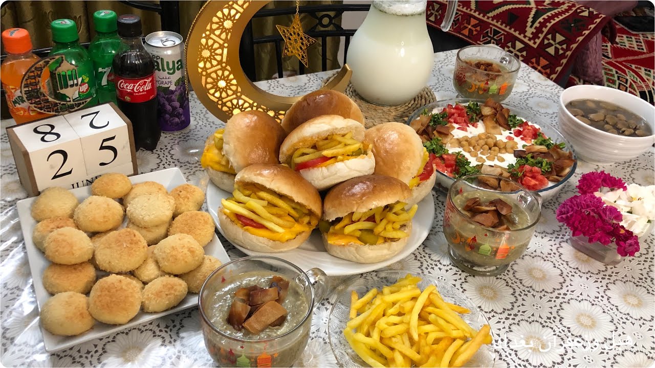 فطور ٢٥رمضان ونبدأ بحلويات العيد😍 ضيافة للخطار اقتصادية رهيبة واطيب لفات برگر لحم وفتة باذنجان وحمص