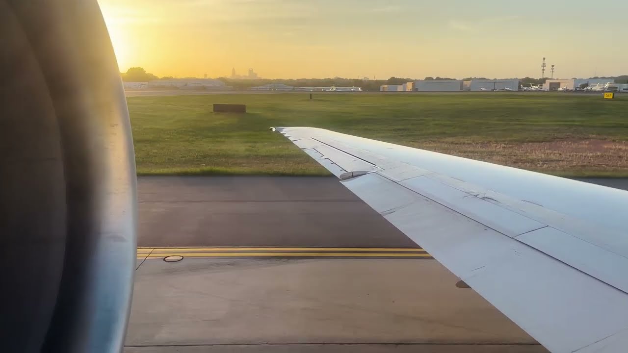 Delta Airlines Boeing 717-2BD [N944AT] Roaring Takeoff Charlotte CLT