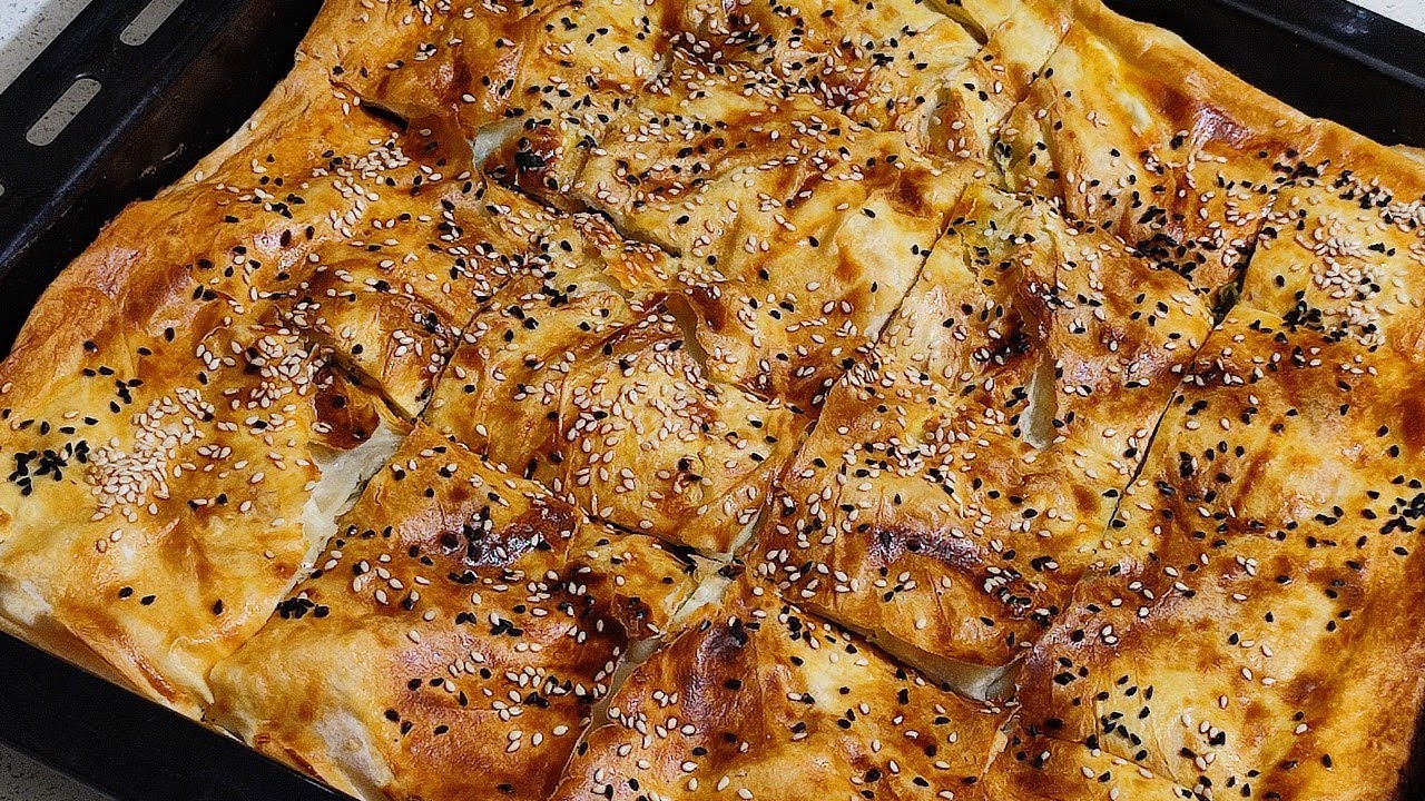 ISPANAKLI TEPSİ BÖREĞİ | Çok beğenilen kolay börek tarifi | Yemek tarifleri
