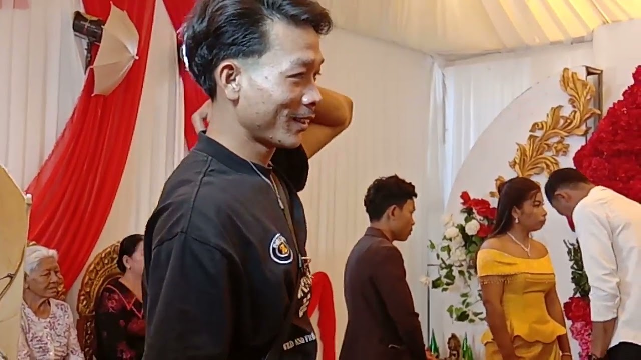 ដង្ហែផ្លែឈើចូលរោងជ័យ