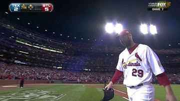 WS2011 Gm7: Cards fans give Carp a rousing ovation