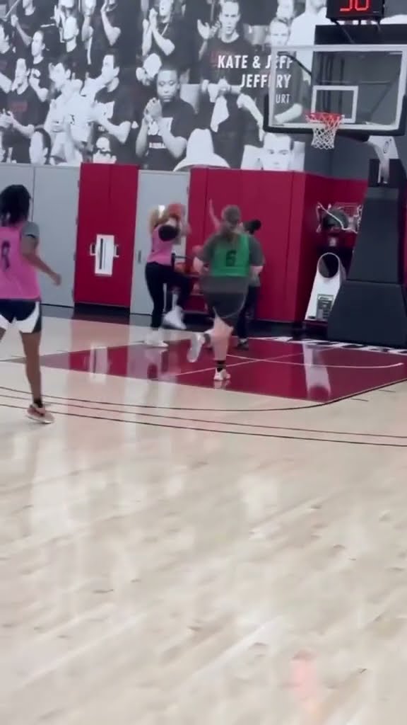 Imagine playing pickup with a WNBA player ? (via @TheHoopersCollective/TT)