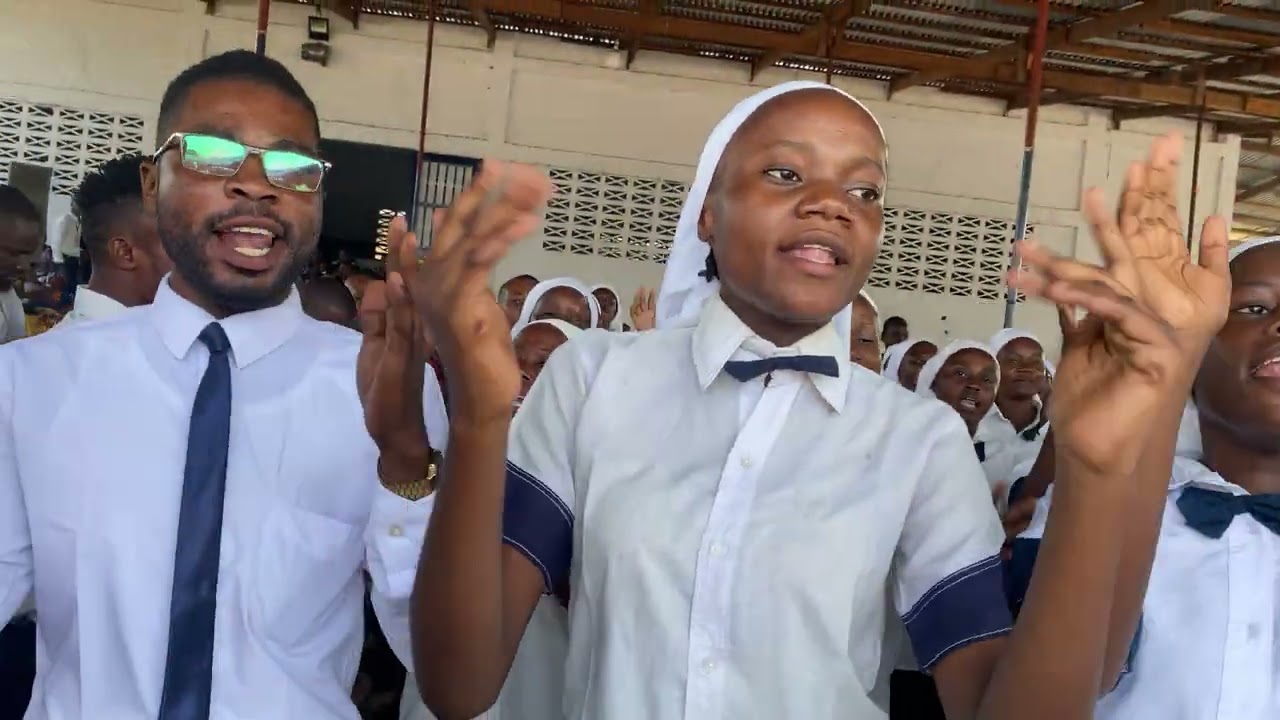 Kilombo batindami à l’installation du pasteur ELENGA  ORELIEN à la paroisse de la base