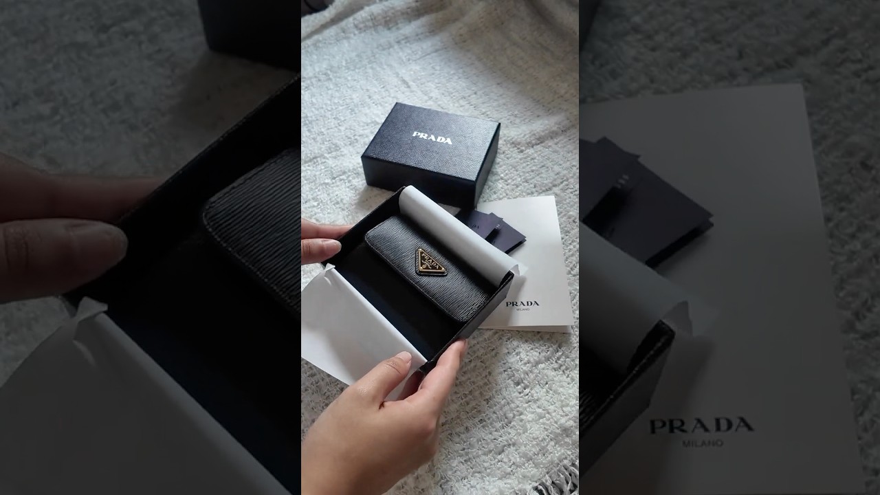 unbox a prada wallet with me!🫶🏻 got it from the gotemba premium outlets🗻 
