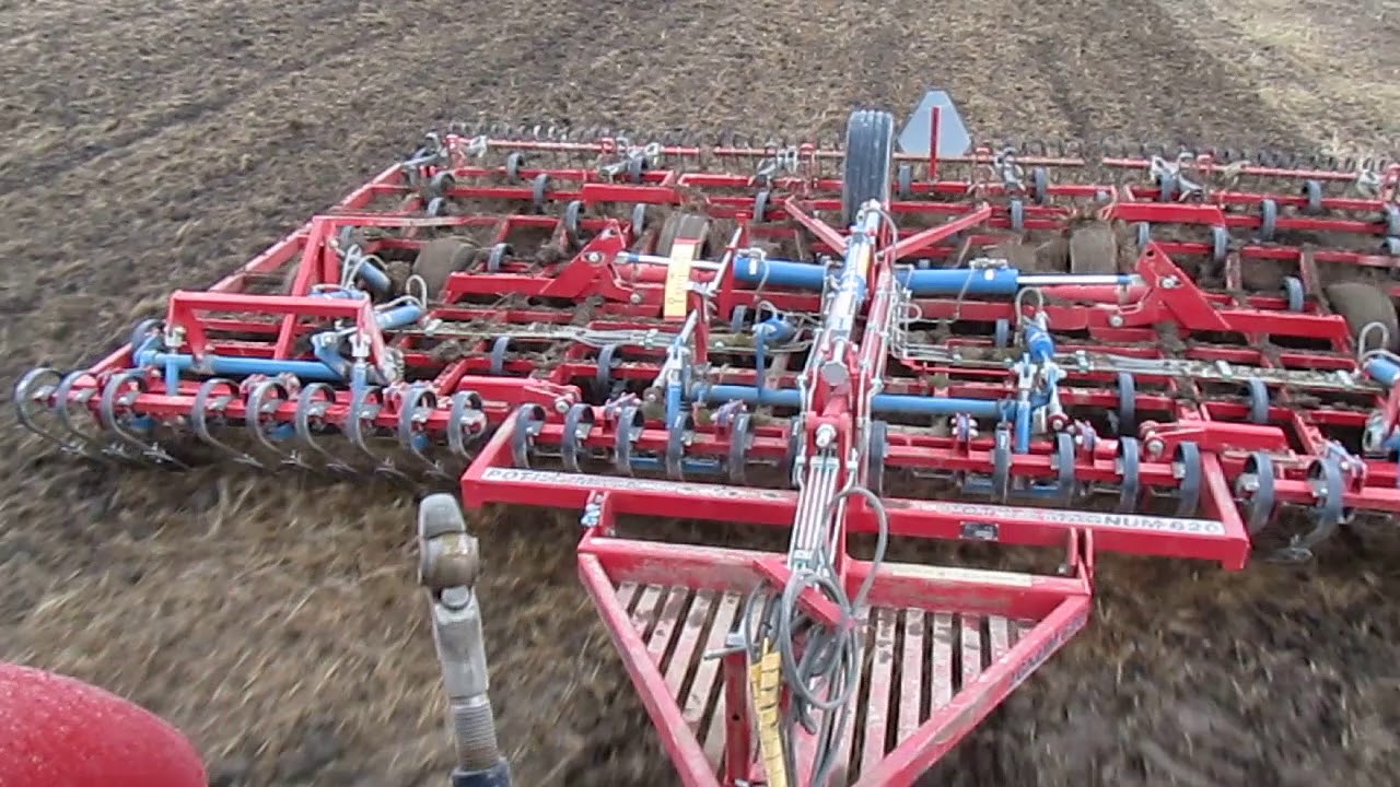 Potila äes Agentin K-3 jousilla työskentelee.