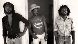 The Gladiators ♬ Stop Before You Go (1978)