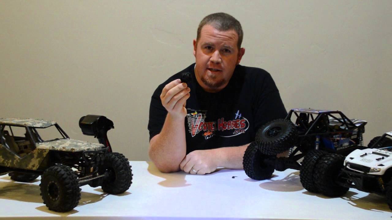 Axial RR10 Bomber Review and Running Video