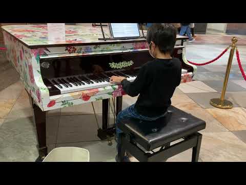 [8歳] 夜に駆ける(YOASOBI)でブラボーいただきました!!/[age 8] Into The Night/ Piano cover/ Street piano/ストリートピアノ