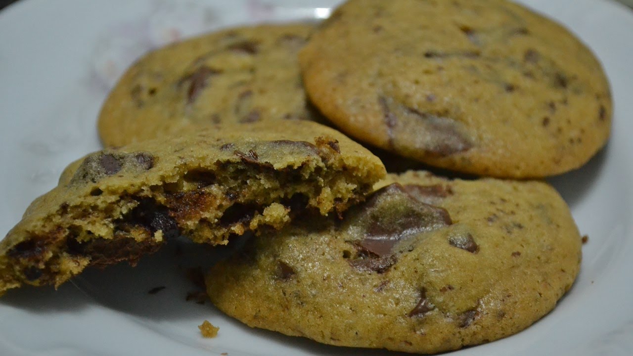 RECEITA DE COOKIES COM GOTAS DE CHOCOLATE - RECEITA DE COOKIE AMERICANO PERFEITO - MALLU HESSEL