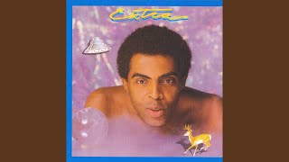 Video thumbnail of "Gilberto Gil - A linha e o linho"