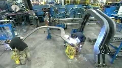 How It’s Made Garbage Trucks.mp4