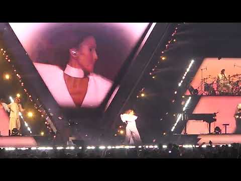 Vitaa Les Choses Qu On Fait Live Accor Arena In Paris 04 12 2024