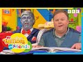 Robert the Robot has a Computer Bug 🤢 | Justin's House | Mr Tumble and Friends