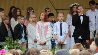 Skolavslutning Sörgårdskolan 2017-06-15 Klass 5c sjunger 'I see the light'