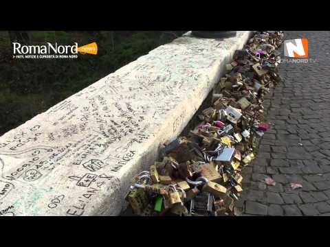 Ponte Milvio imbrattato dai vandali