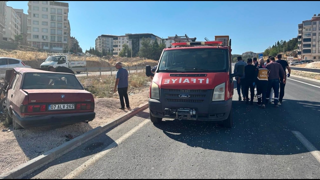 Şarampole devrilen otomobil sürücüsü yaralandı