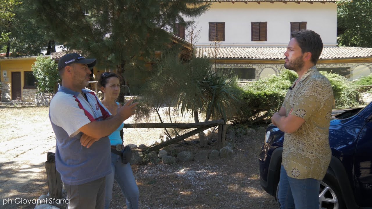 VIAGGIO IN ABRUZZO: VALLE ROVETO, A CAVALLO TRA BOSCHI E RUDERI FINO AL CASTELLO DI BALSORANO