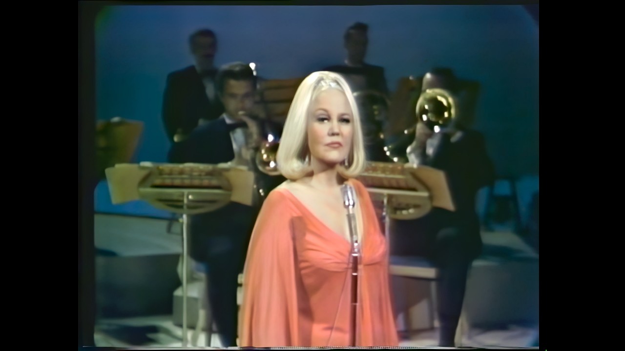 Guarda Peggy Lee ~ Big Spender (1967 TV Special Performance) su YouTube Guarda Peggy Lee ~ Big Spender (1967 TV Special Performance) su YouTube