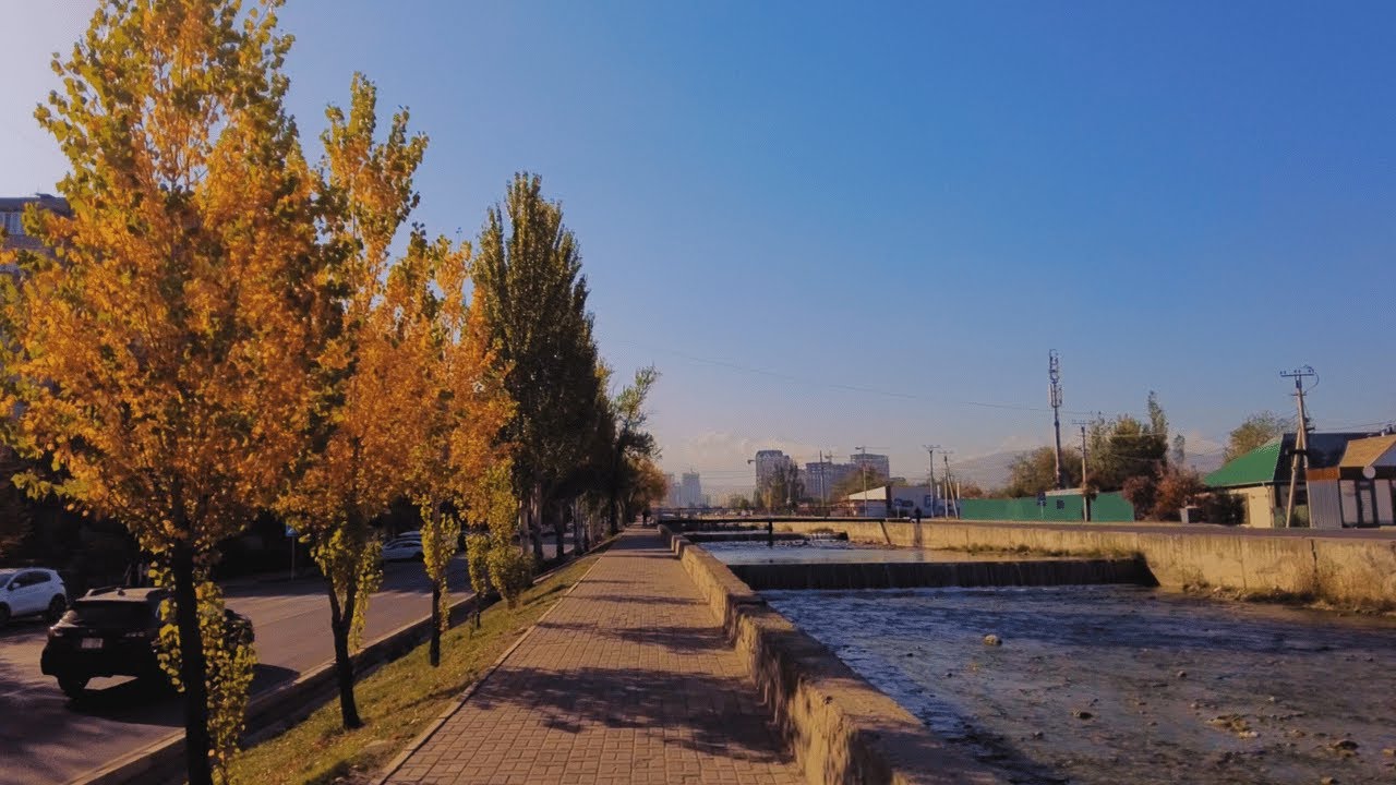 Волшебная осень в Кыргызстане 🍂 | Утро и старые улицы бывшего советского города