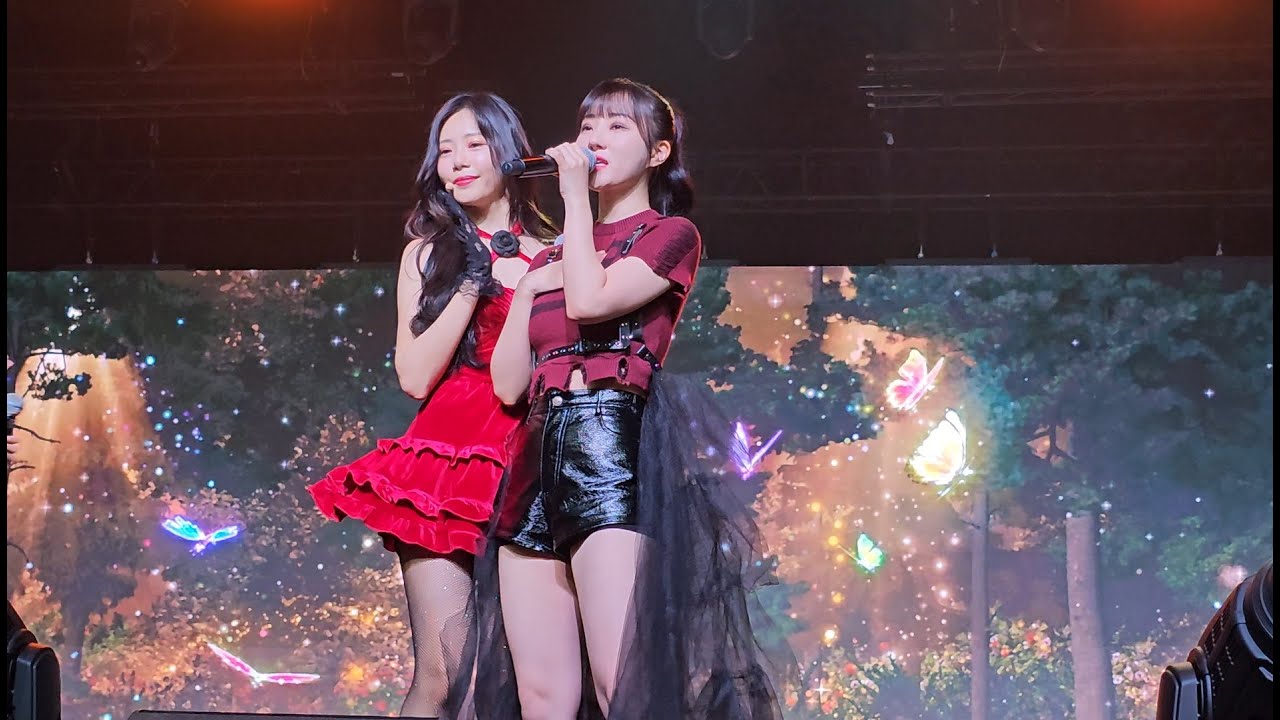 Dreamcatcher 드림캐쳐 @ Zenith in Paris - Fairytale | Fancam