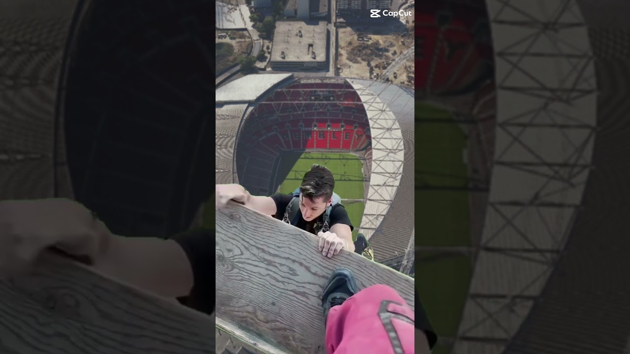 Crazy man jumps Into Wembley stadium 🤯 