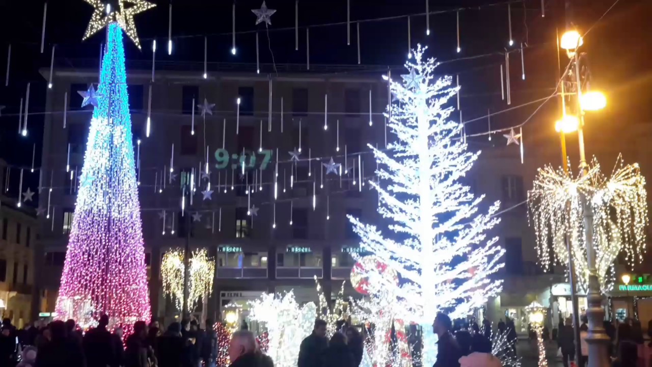 Natale Lecce.Luminarie Di Natale Lecce Piazza S Oronzo Youtube