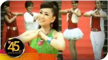 Thumbnail of 黄晓凤ANGELINE WONG I 迎春贺岁金曲II I 恭喜大家过新年 I OFFICIAL MUSIC VIDEO