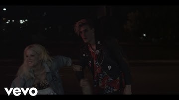 Halsey - Ghost (Room 93 Version)