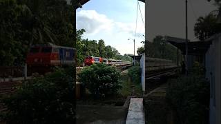Si Transformer RNB KA Batavia Melintas Stasiun Tambak #railfan #keretaapi #Batavia #trains #travel