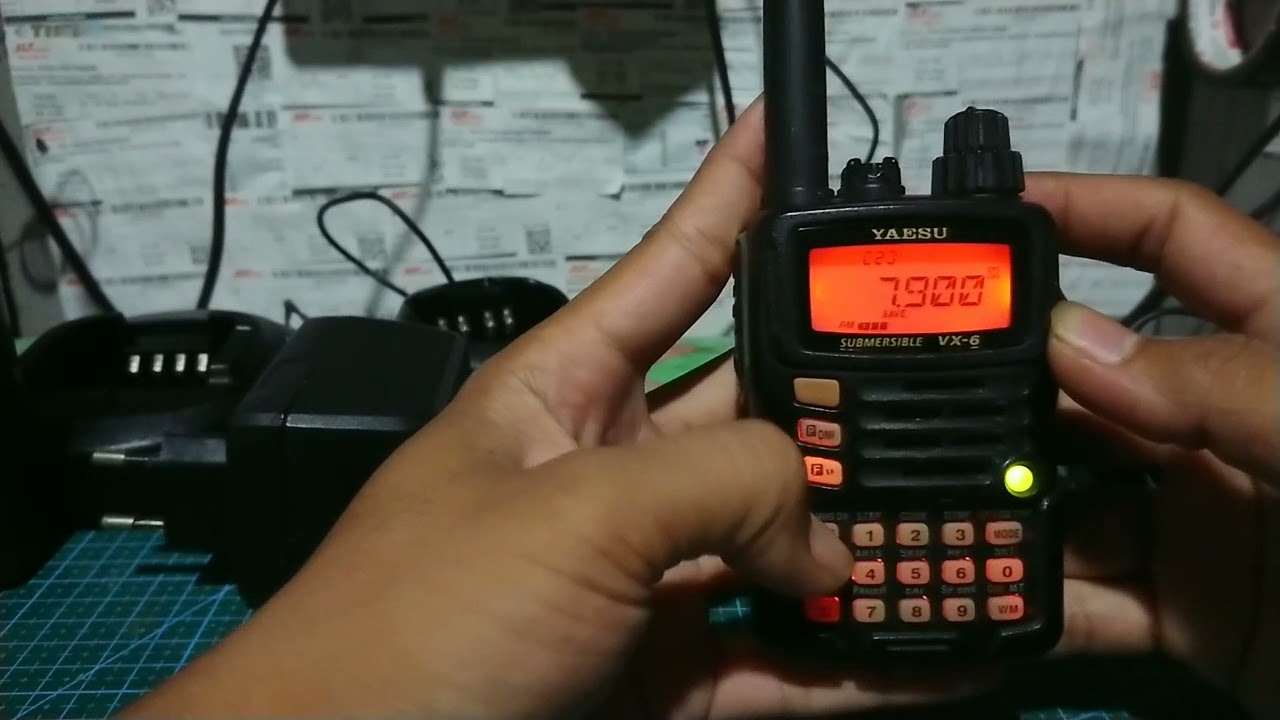Yaesu Vx 6 is suitable for traveling - YouTube