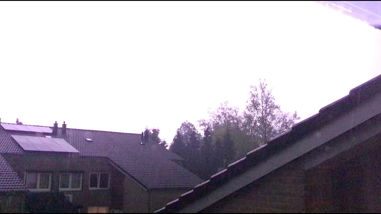 Maybe 🤔? A Positive Lightning Strike on distance? Hard Sonic Boom 🌩️🌩️⚡️⚡️Thunderstorm video🎥👍👍👍👍👍!!
