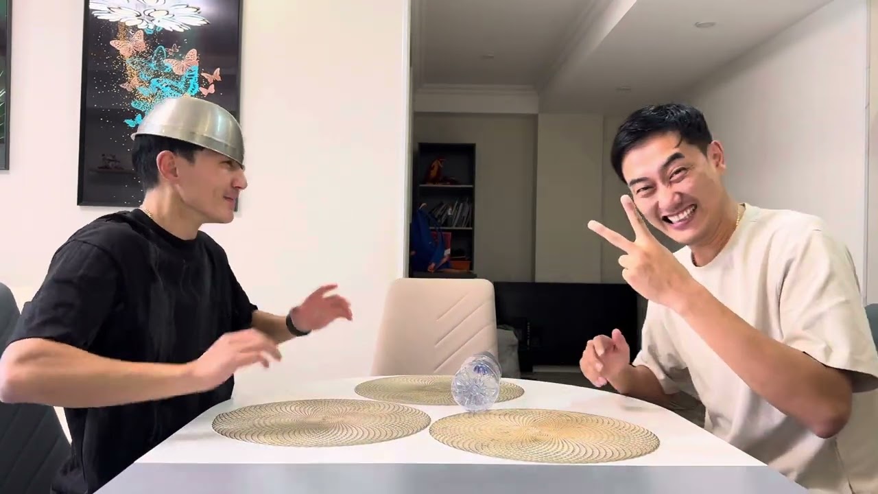 Хайч нь чулуугаа дийлцэн 😂😅🤣🤣