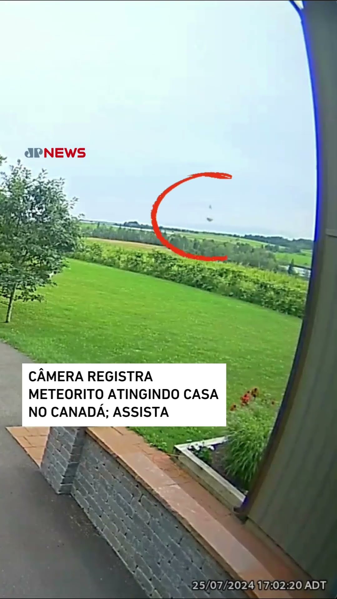 Câmera registra meteorito atingindo casa no Canadá; assista