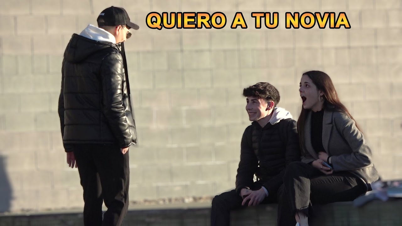 CÓMO QUITARLE LA NOVIA A UN CHICO 😱 [Broma Cámara Oculta]