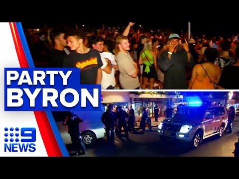 Coronavirus: Police shut down Byron ‘party town’ Bay | 9 News Australia thumbnail