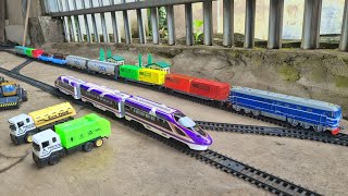 Find and Assemble Fast Train Toys Classic Train Toys Express Thomas Train
