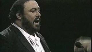Luciano Pavarotti. 1987. O sole mio. Madison Square Garden. New York