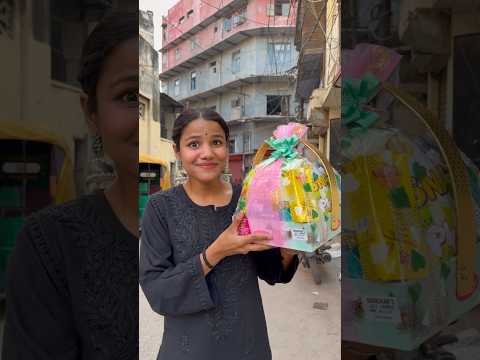 Gifting Expensive Holi Hamper To My Random Subscriber 😱| Giving Holi Gift to my Subscriber #shorts
