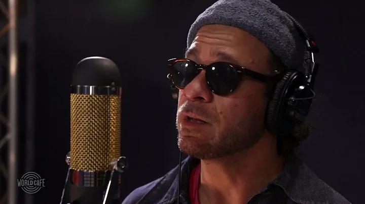 Amos Lee - "I've Never Been In Love Before" (Recor...