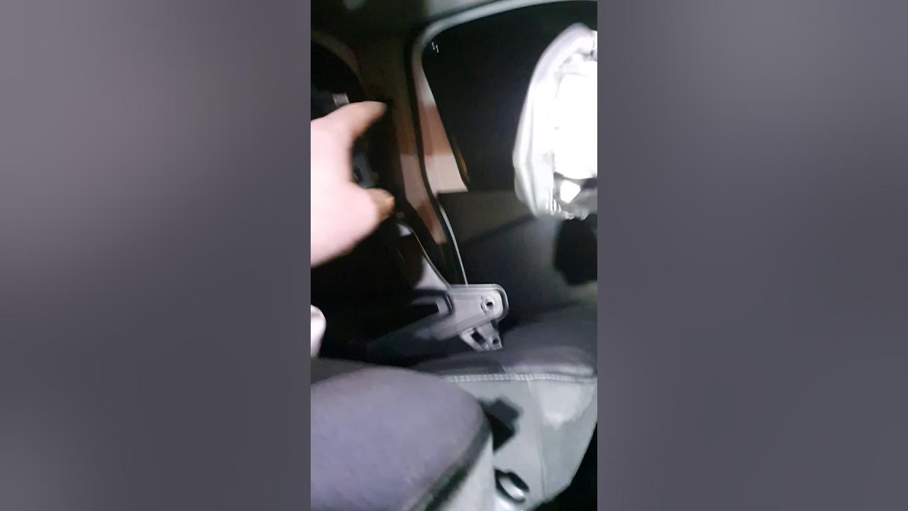 2017 vivaro traffic airbag module removal/replace YouTube