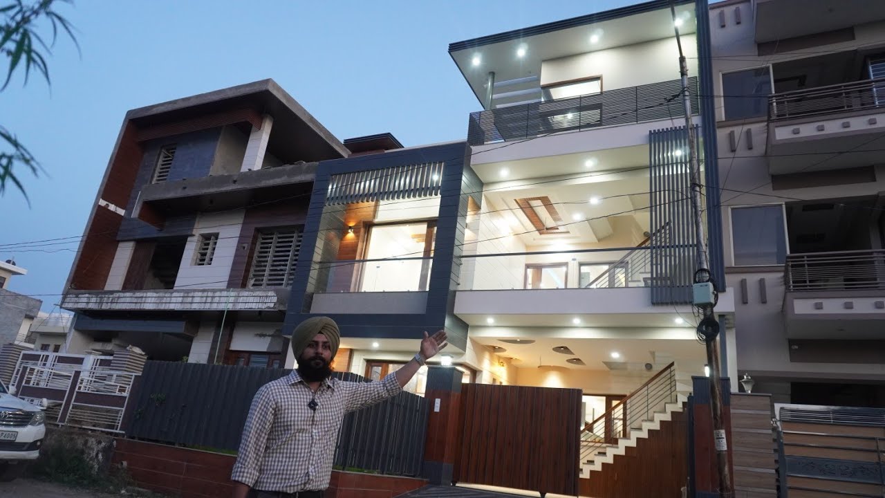 Park Facing 200 Sq.Yd 4 Bhk House For Sale on Airport Road Mohali