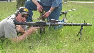 MG34 machine gun shoot!   Rat-a-tat-tataatatat!