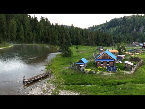 Rusya'da Medeniyetten Uzak. Yollar ve iletişim olmadan uzak Tayga Köyü