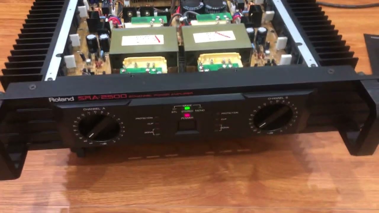 Roland SRA-2500 パワーアンプ 2チャンネル Roland SRA-2500 パワーアンプ 2チャンネル